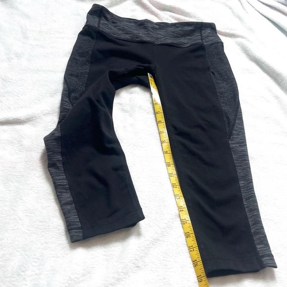 Athleta Remix Revelation Mid Rise Crop Black Gray Leggings Medium Stretchy - Picture 8 of 9